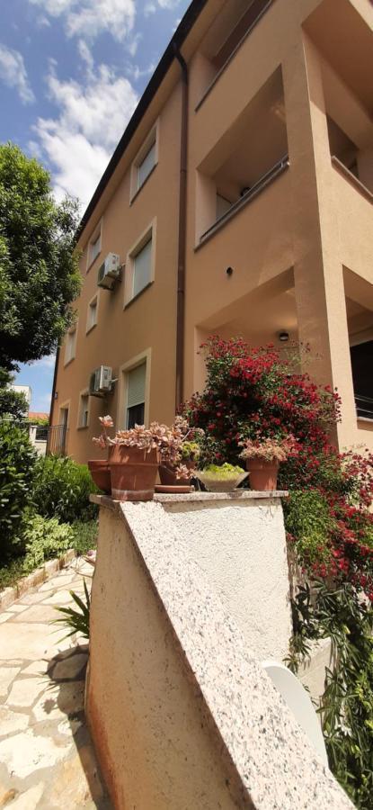Apartments Casa Karmen Pula Exterior photo